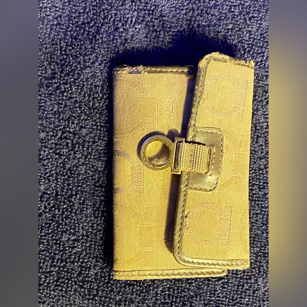 Salvatore Ferragamo keychain wallet
